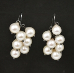 Earrings: Pearl - Pon Pon