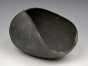 NIISATO - Black Oval Vessel