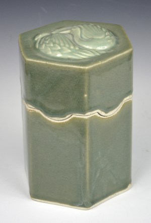 Lidded Crane Box