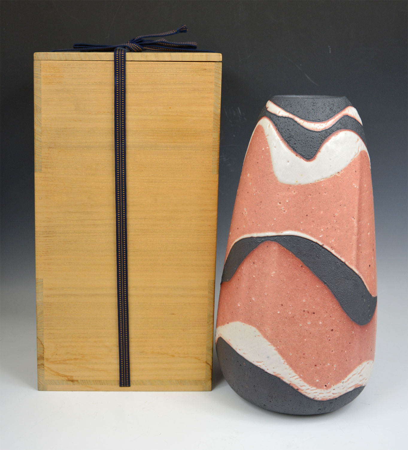 TAMAOKI - Shino Vase w/ tomobako - #1147 - Image 2