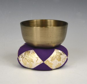 Temple Bowl with Cushion