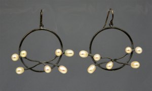 Earrings - Wreath with Pearls