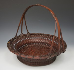 Basket - delicate round with handle, signed TAN805