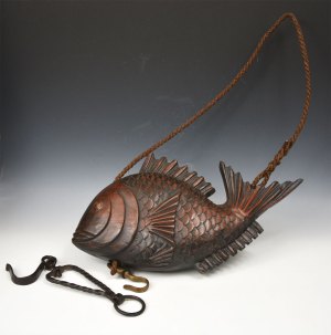 Jizai - Carved Wooden Fish Hook TAN312