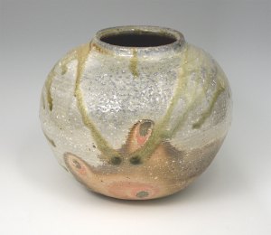 Vase with two jewels #295